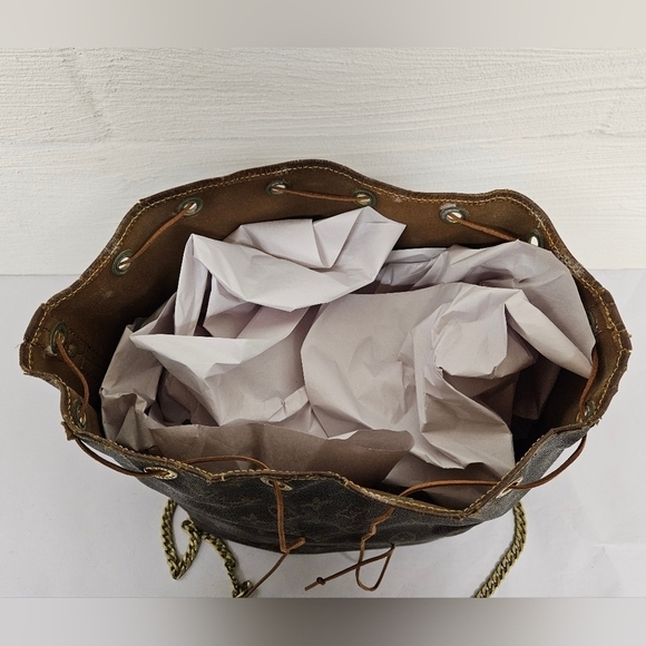 Louis Vuitton Noe Bucket Crossbody Bag in Brown Monogram Canvas and Leather - Picture 14 of 16